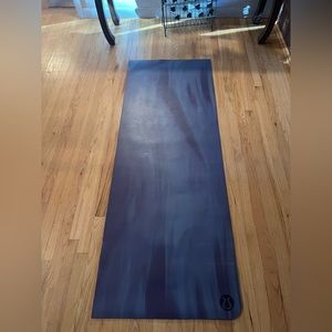 Lulu Lemon Reversible Mat- great condition